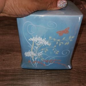 Avon expression tissue box